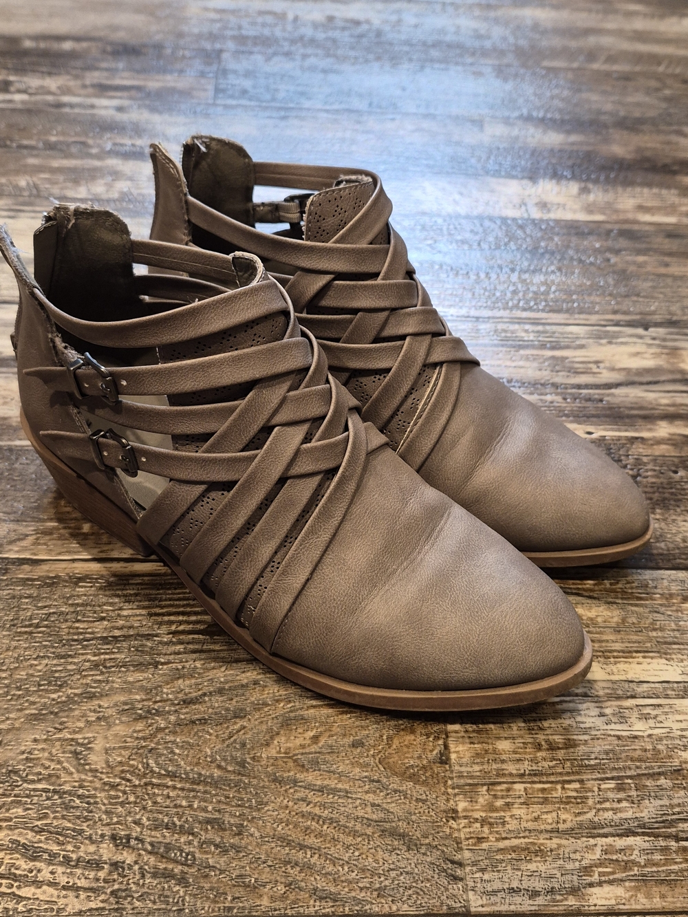 American Eagle By Payless Strappy Ankle Booties